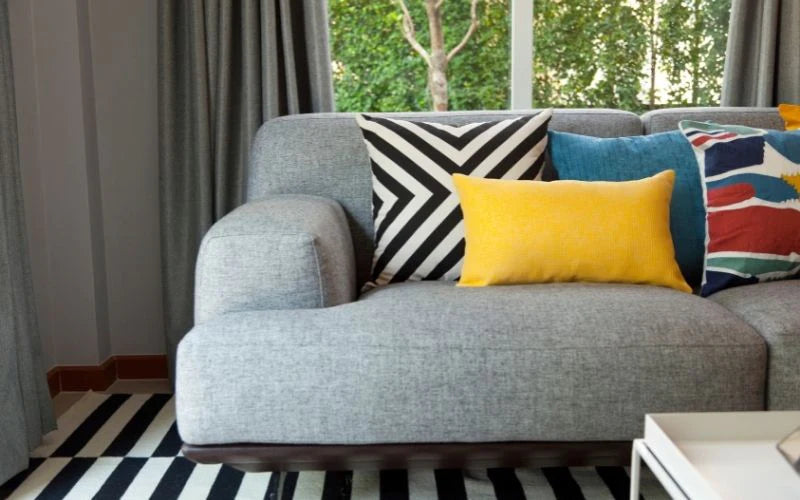 Consejos Decorativos Para Adornar El Sofá Con Cojines | Fundas Moderna